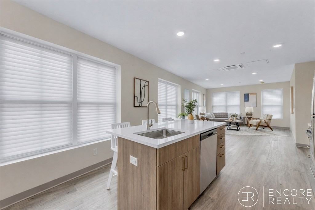 375 Cummins Hwy #201 - Photo 4 of 18