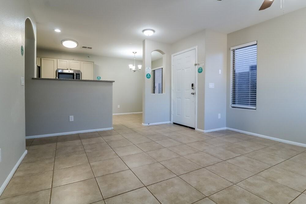 12508 W Windsor Blvd - Photo 4 of 16