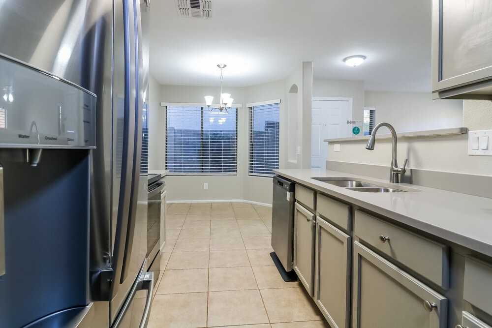 12508 W Windsor Blvd - Photo 7 of 16