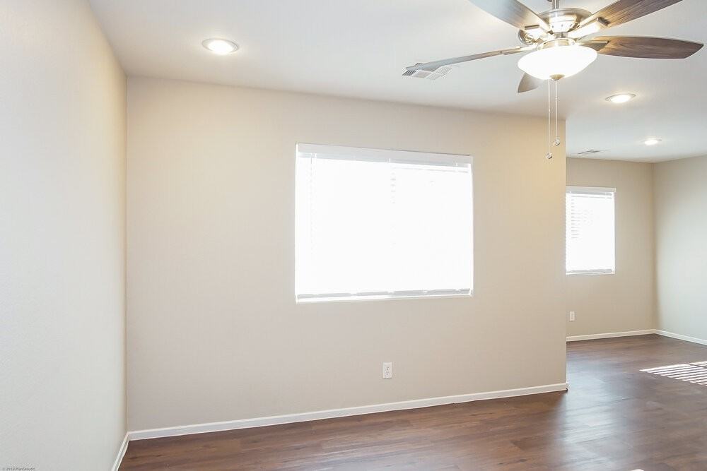 9213 Millikan Ave - Photo 2 of 15