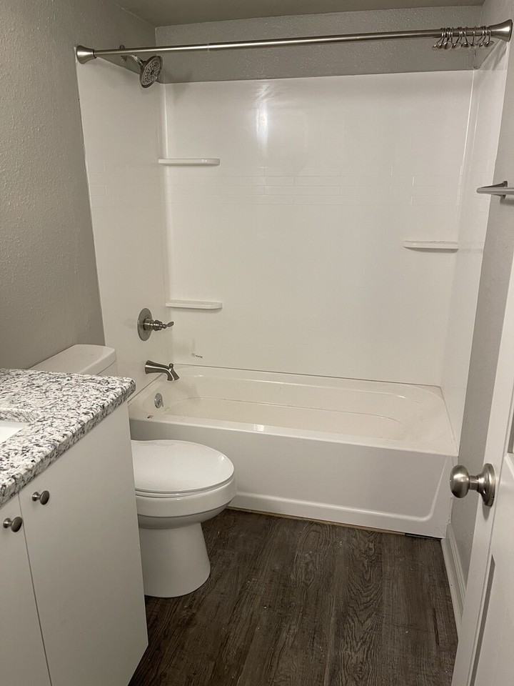 500 N 1st St #2K - Photo 7 of 11