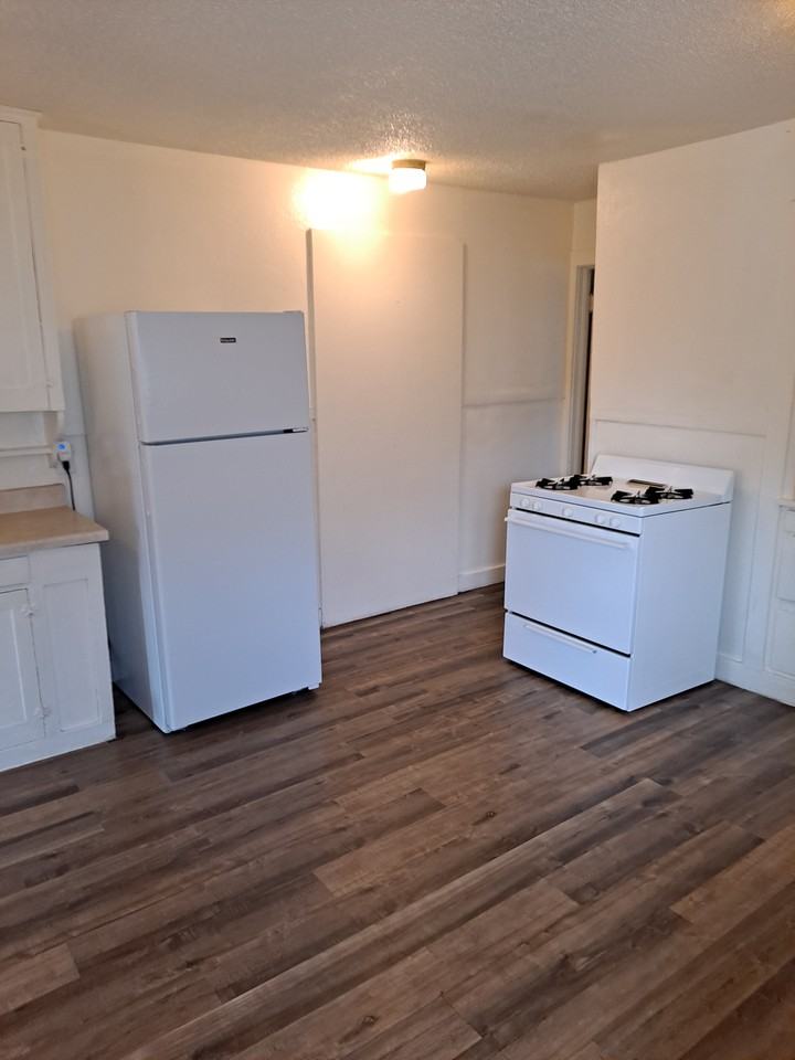 813 N Connelly St #2 - Photo 5 of 9