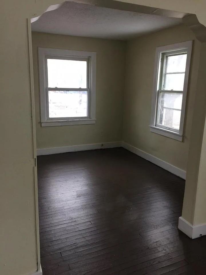 1604 Homewild Ave - Photo 5 of 15