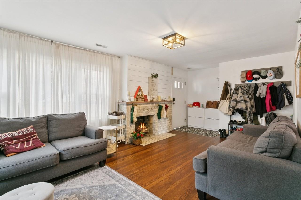 18 S Greenfield Ave - Photo 4 of 38