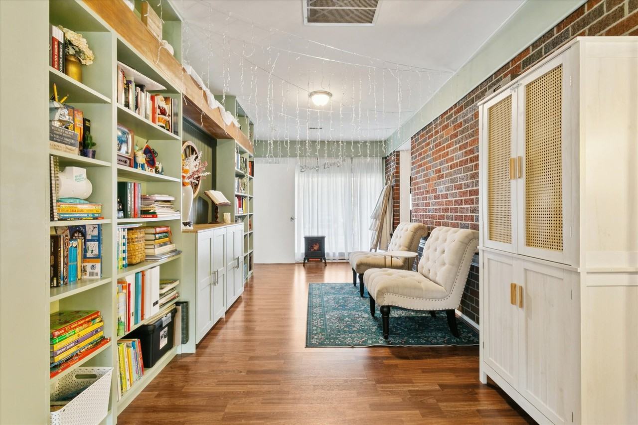 18 S Greenfield Ave - Photo 5 of 38