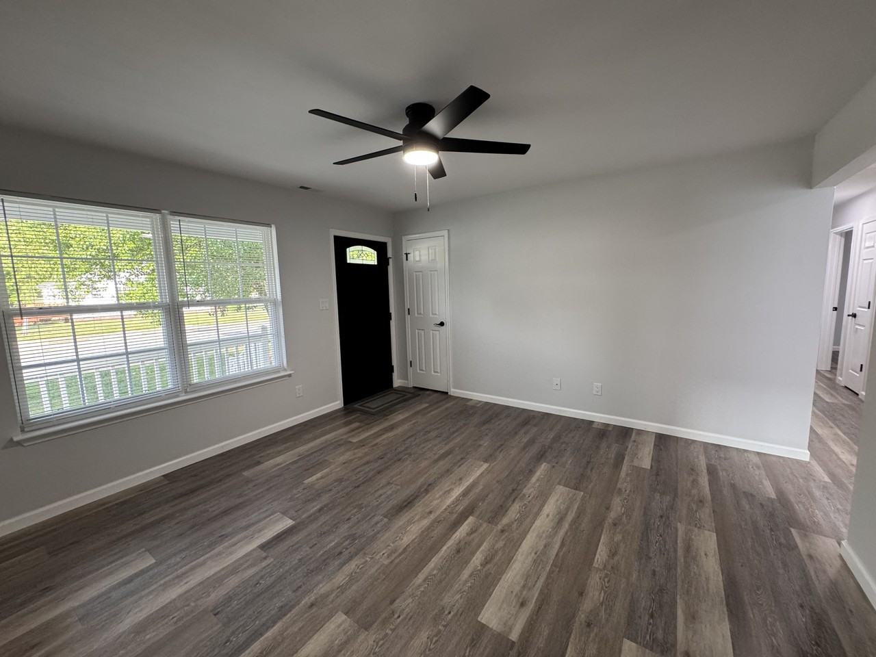 357 Pine Ave - Photo 2 of 19