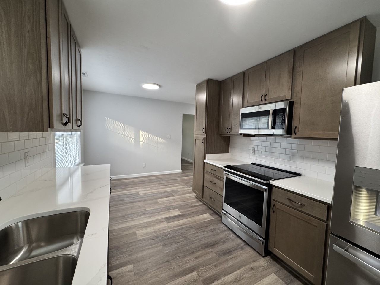 357 Pine Ave - Photo 6 of 19