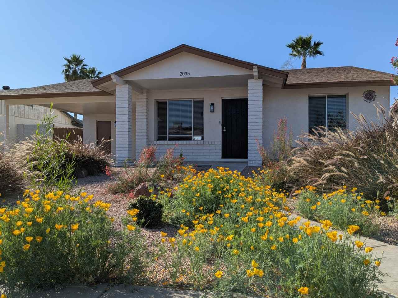 2035 E Cornell Dr - Photo 2 of 50