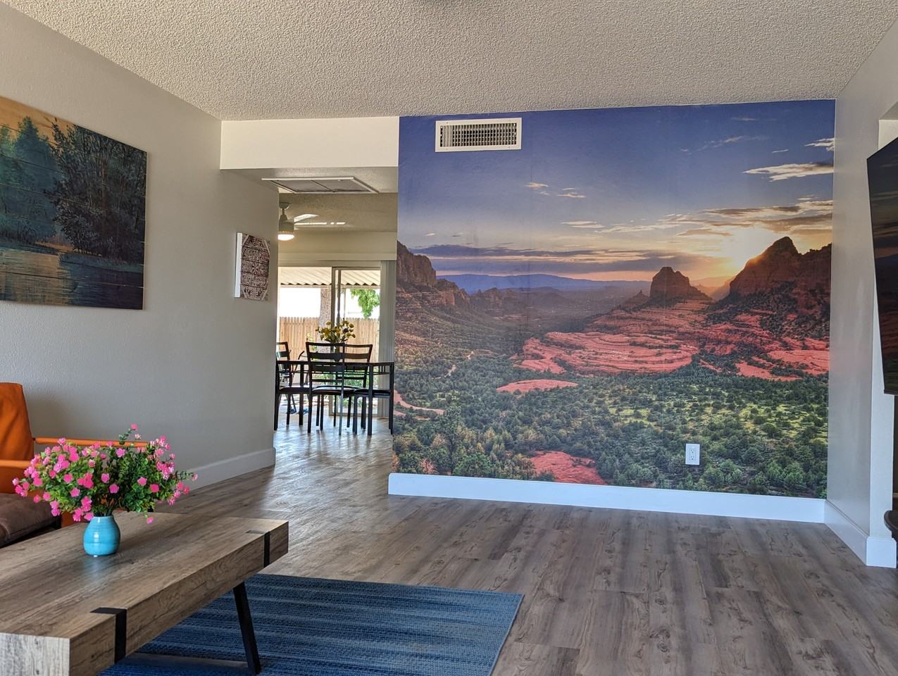 2035 E Cornell Dr - Photo 3 of 50