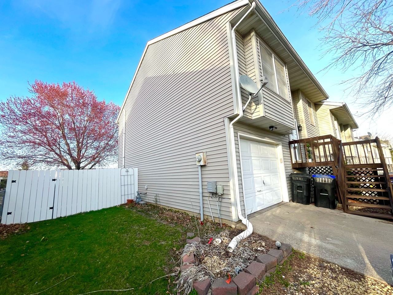 2319 10th St - Photo 2 of 24