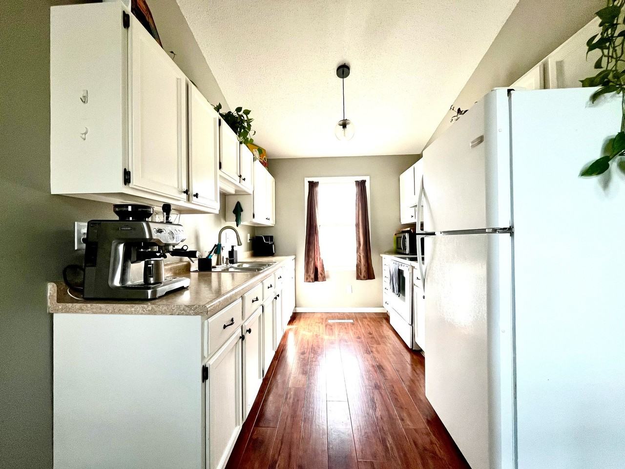 2319 10th St - Photo 3 of 24