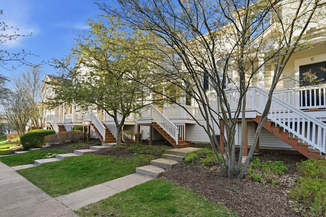 1472 Cambria Dr - Photo 2 of 25