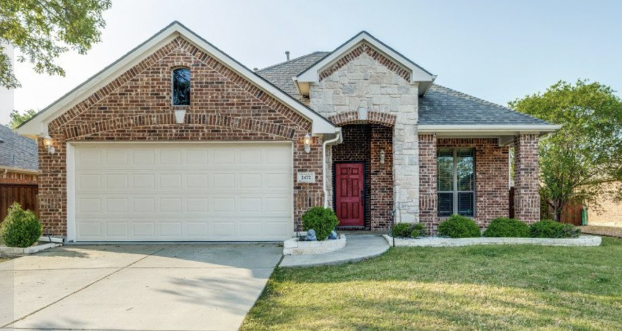 2472 Deerwood Dr - Photo 2 of 2