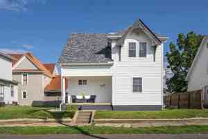 featured image of 113 W Paint St #1