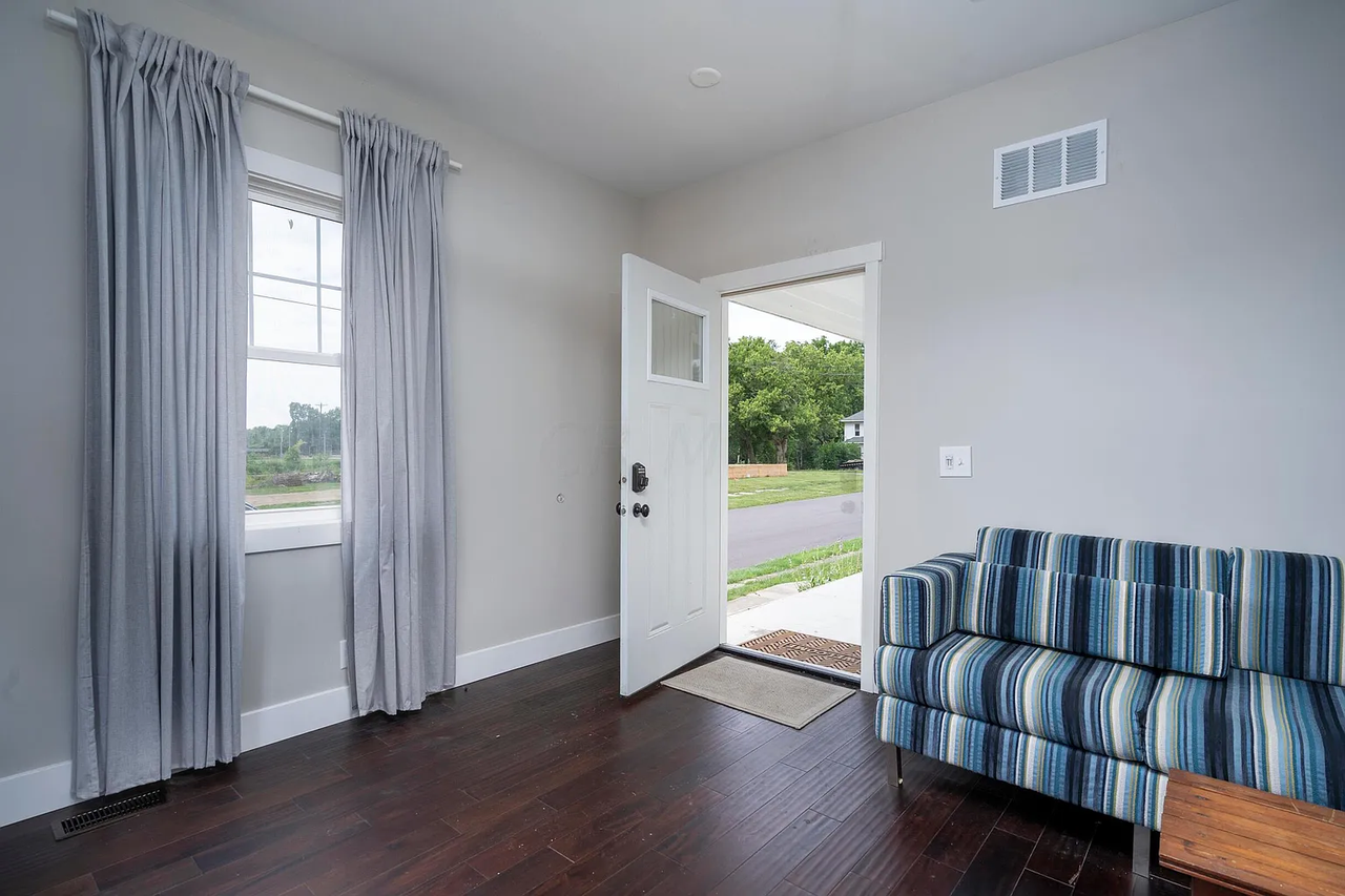 113 W Paint St #1 - Photo 2 of 11