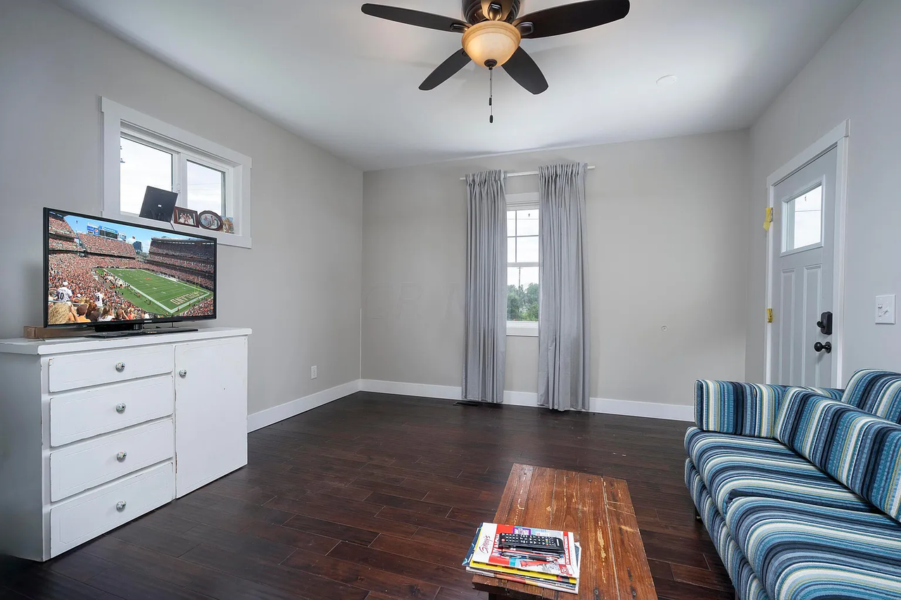 113 W Paint St #1 - Photo 3 of 11