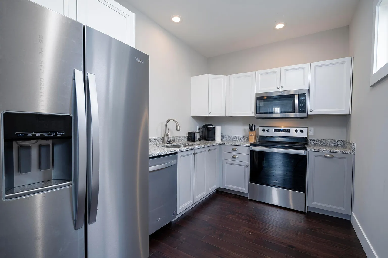 113 W Paint St #1 - Photo 4 of 11