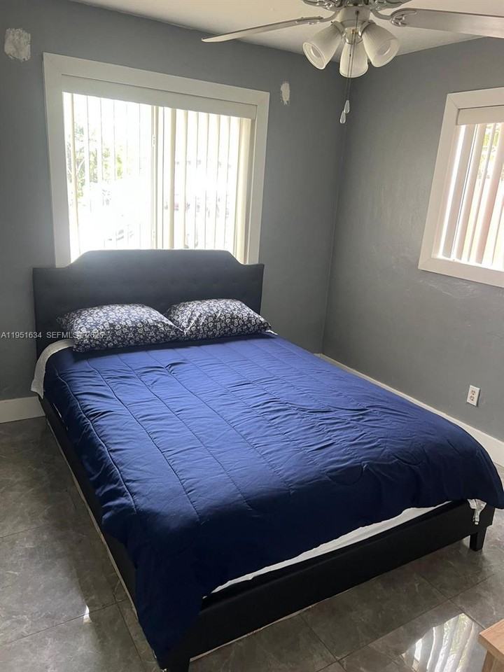 5620 Southwest 38th Street #0 - Photo 4 of 17
