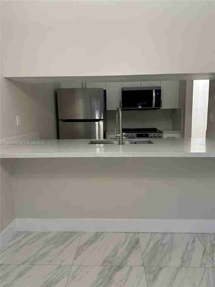 6708 Northwest 188th Terrace - Photo 6 of 12