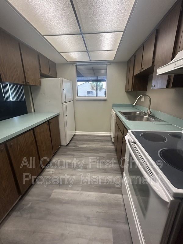 782 Village Lake Ter N #203 - Photo 3 of 17