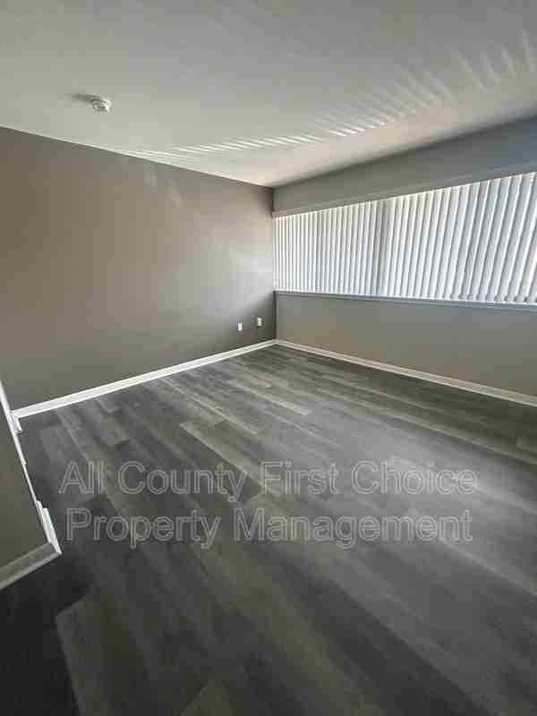 782 Village Lake Ter N #203 - Photo 7 of 17