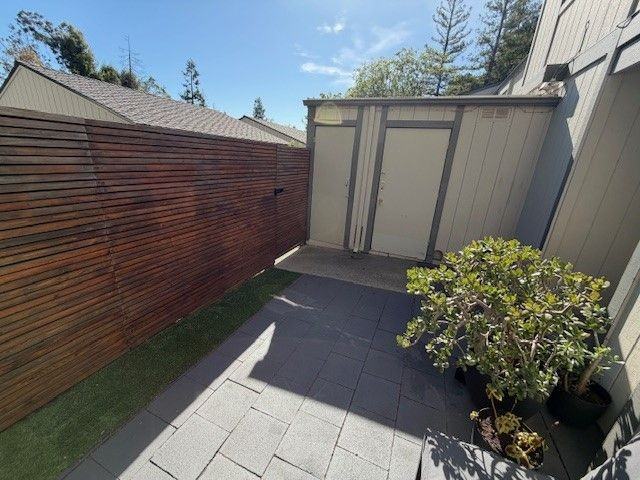 1527 Ashwood Dr - Photo 2 of 22