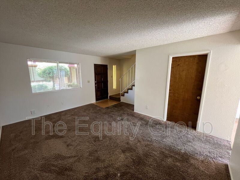 840 N Williford Dr - Photo 3 of 15