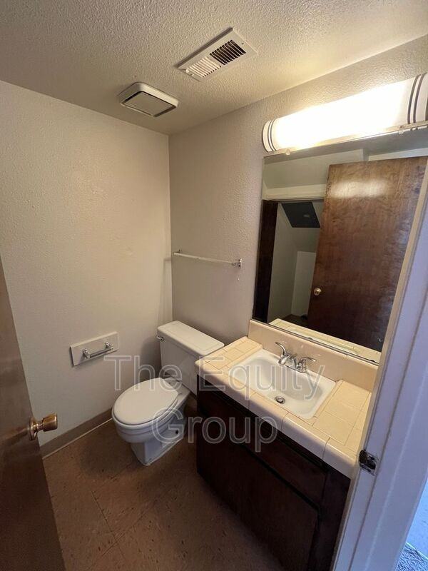 840 N Williford Dr - Photo 4 of 15