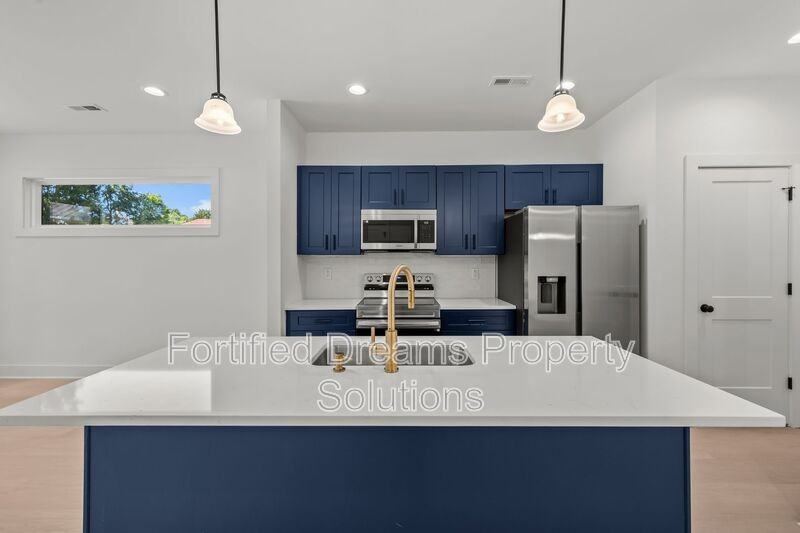 806 W Dameron Ave - Photo 4 of 23