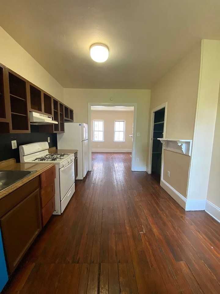 315 N Wiota St - Photo 3 of 14