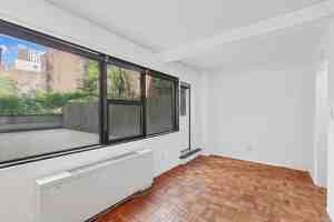 featured image of 345 E 69th St