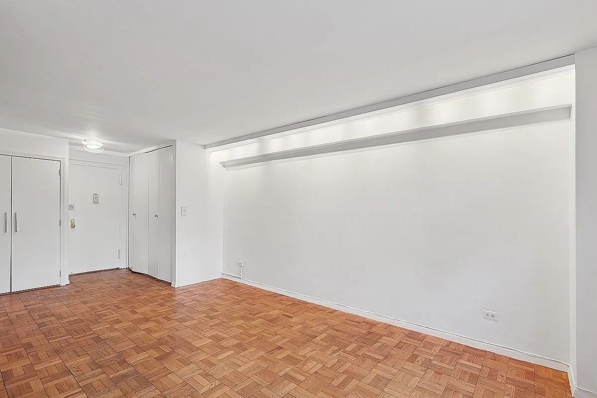 345 E 69th St - Photo 2 of 6