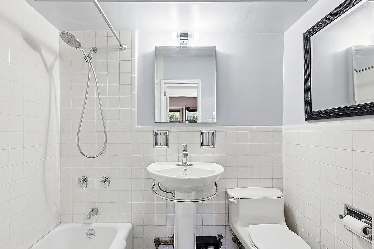 345 E 69th St - Photo 4 of 6