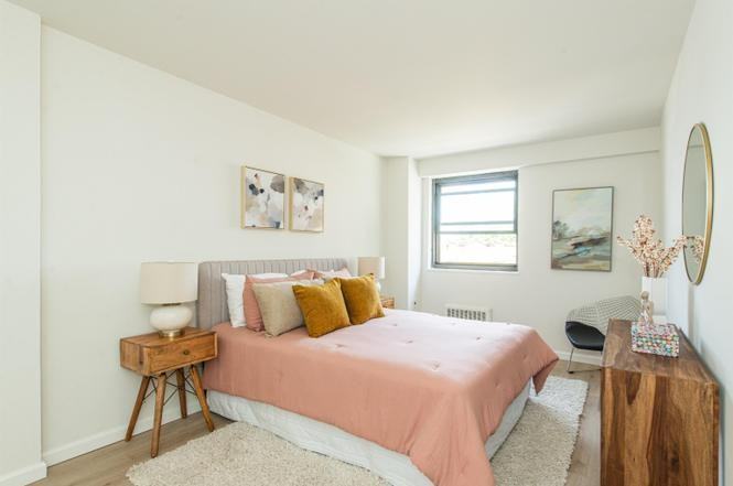 379 S Main St - Photo 2 of 10