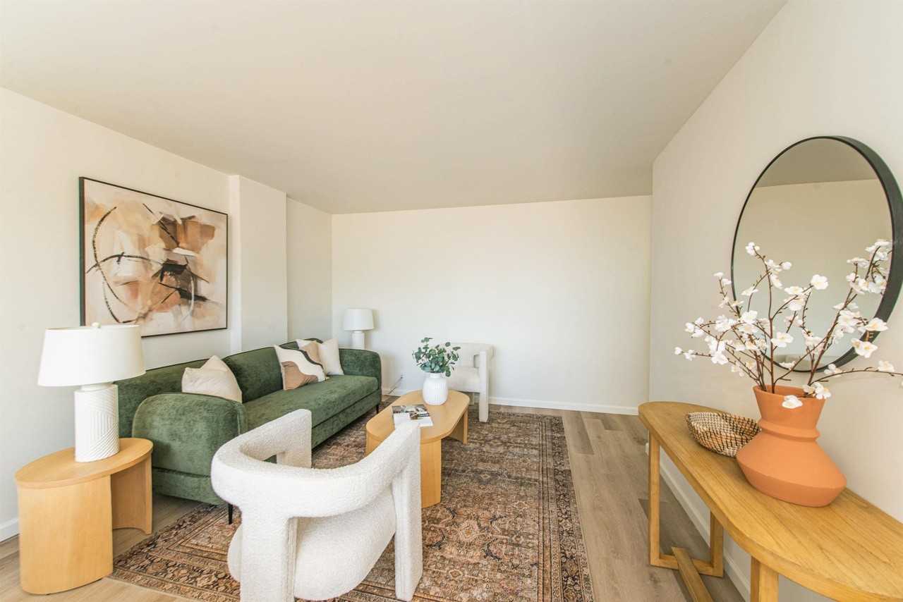 379 S Main St - Photo 5 of 10