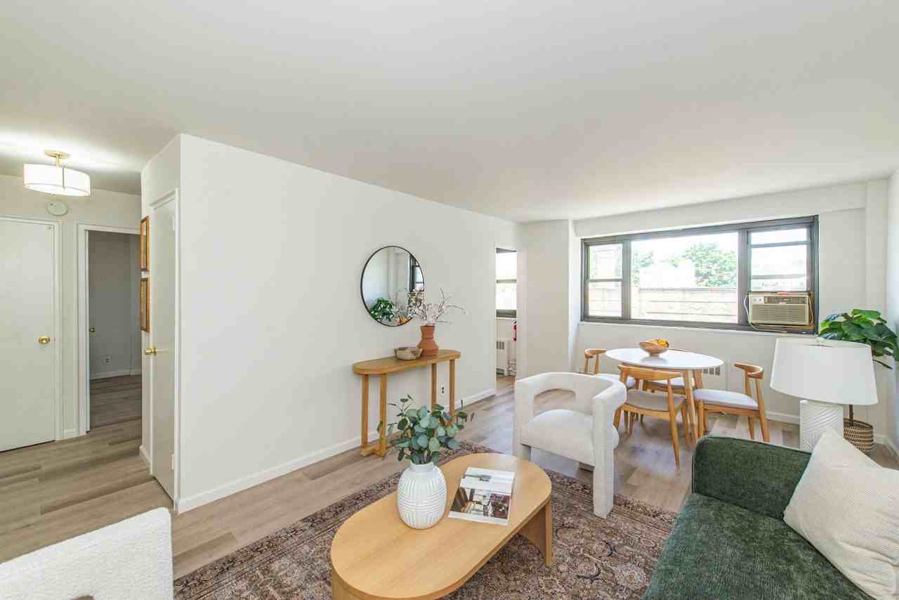 379 S Main St - Photo 7 of 10