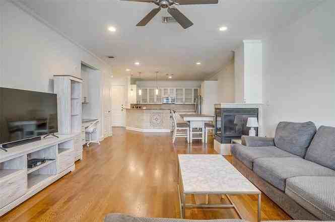 226 Genesee St - Photo 4 of 12