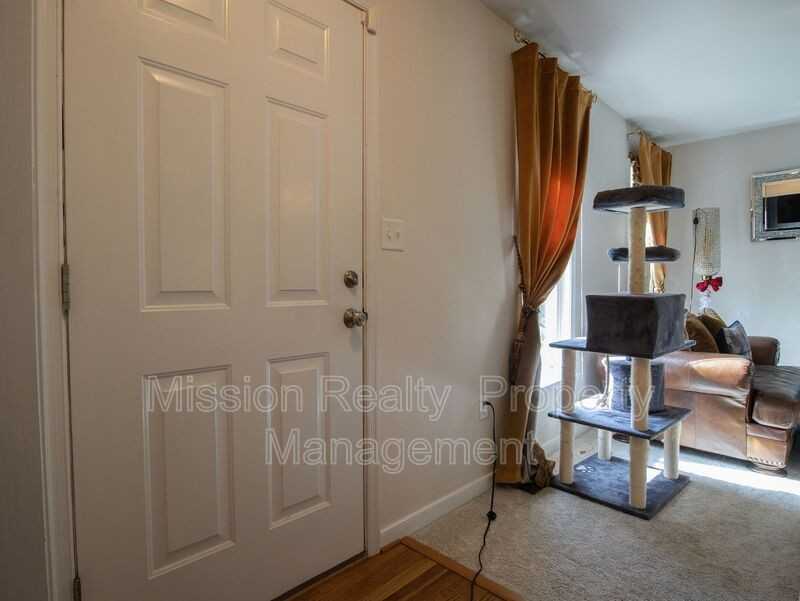 11412 Parrish Creek Ln - Photo 4 of 37