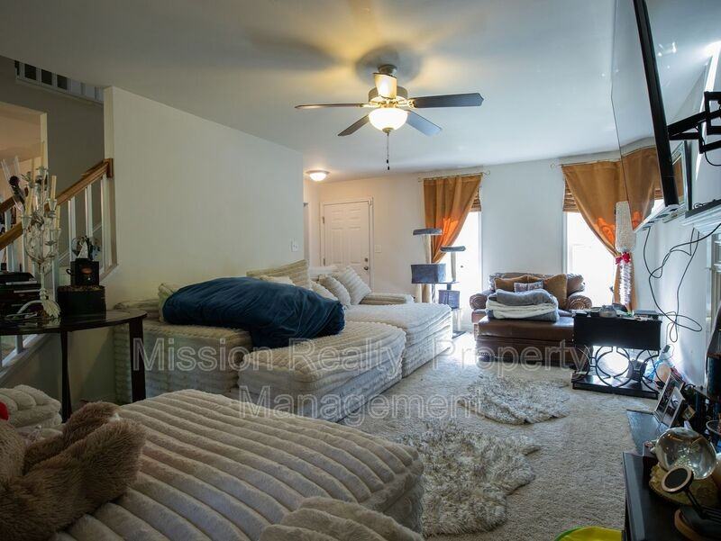 11412 Parrish Creek Ln - Photo 6 of 37