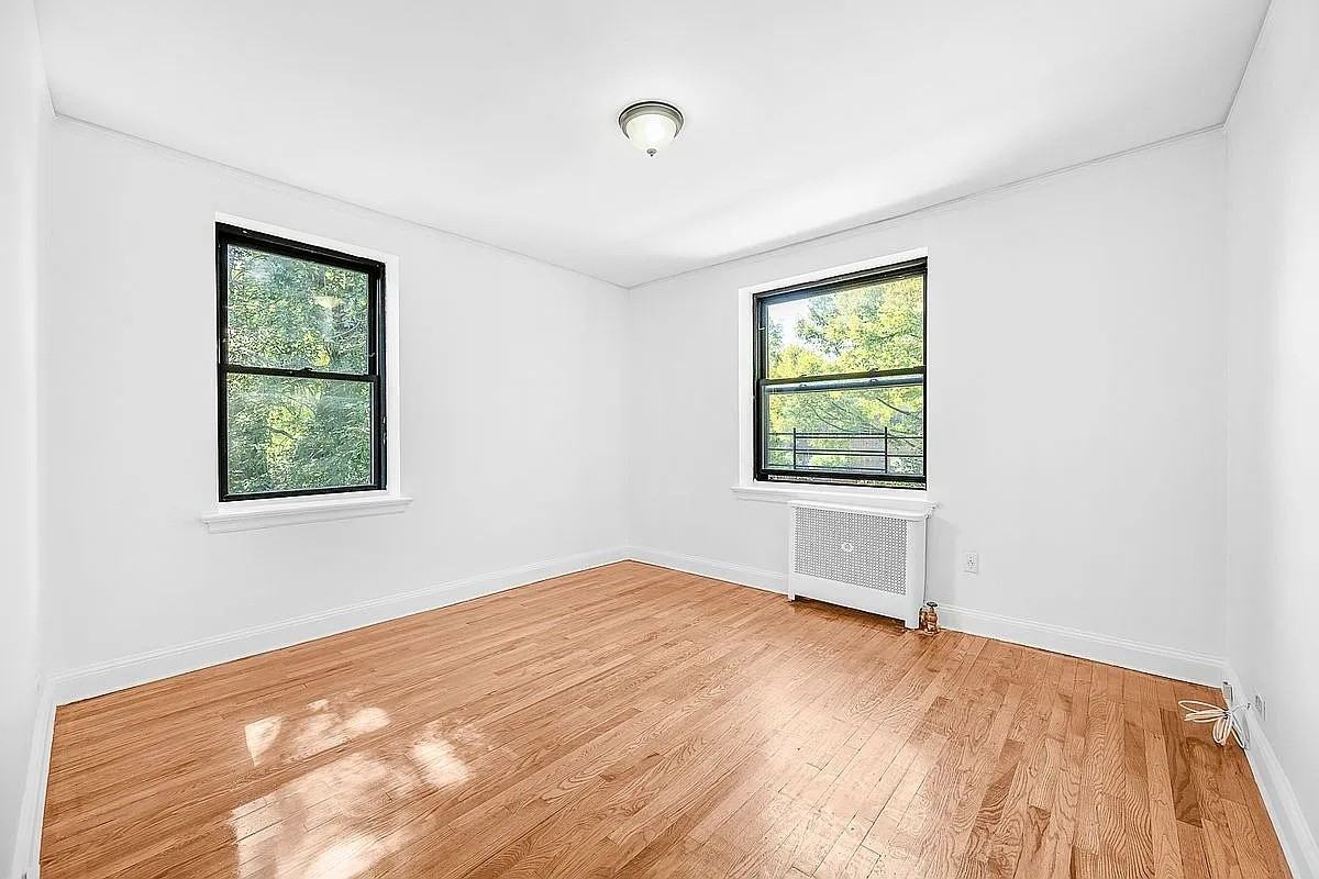 1933 79Th St - Photo 4 of 8