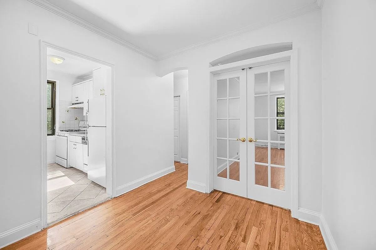 1933 79Th St - Photo 6 of 8