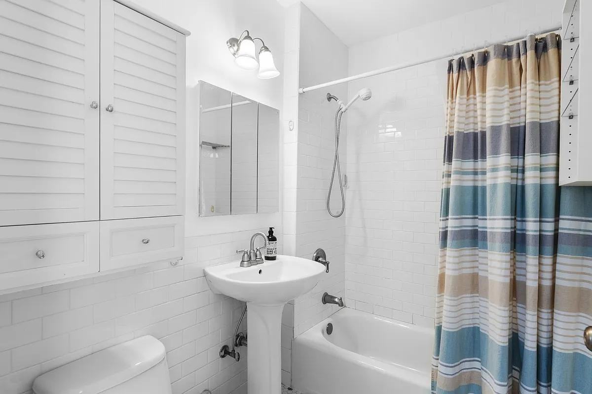 504 W 136th St #6A - Photo 4 of 6