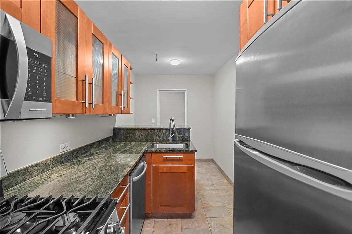 3260 Netherland Ave - Photo 5 of 8