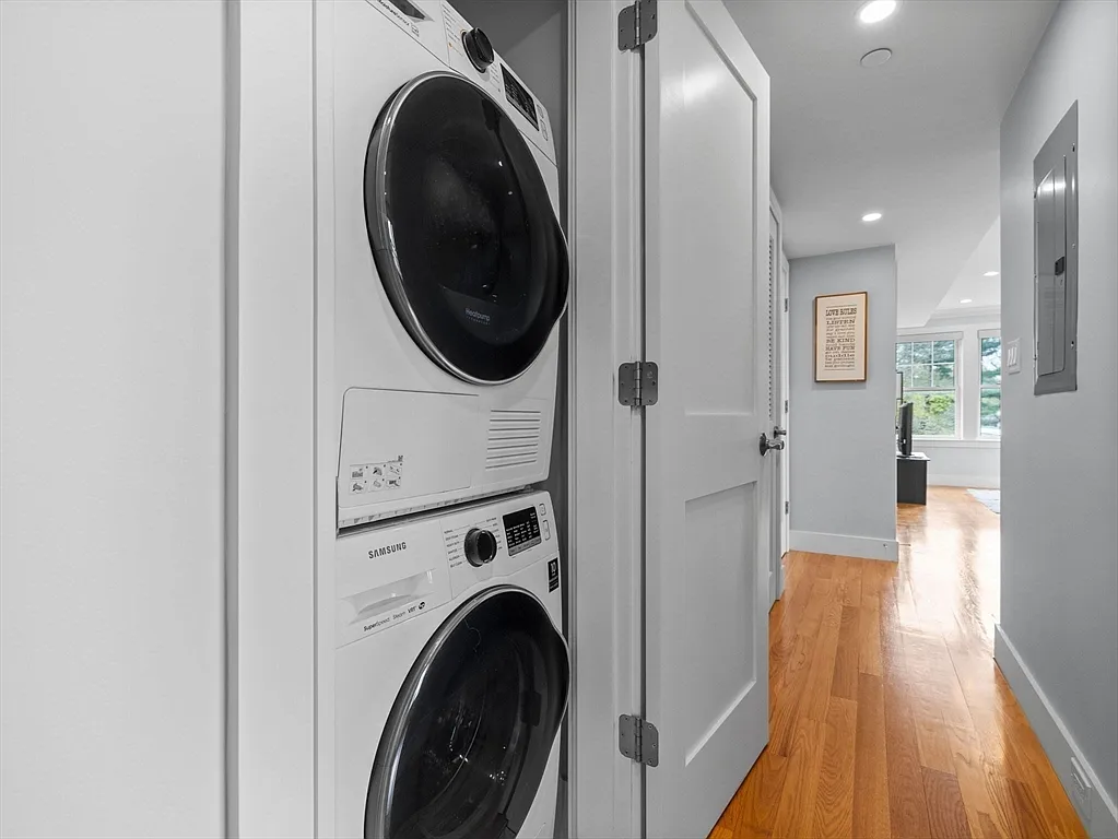 650 Hyde Park Ave #4 - Photo 7 of 11