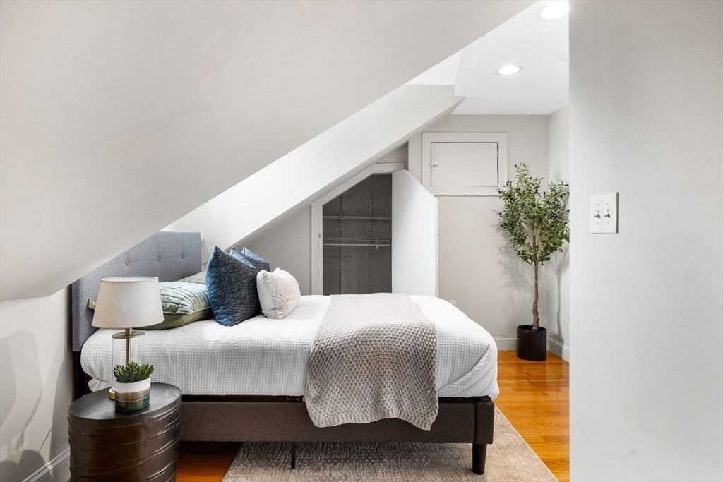 110 Chelsea St #3 - Photo 2 of 11