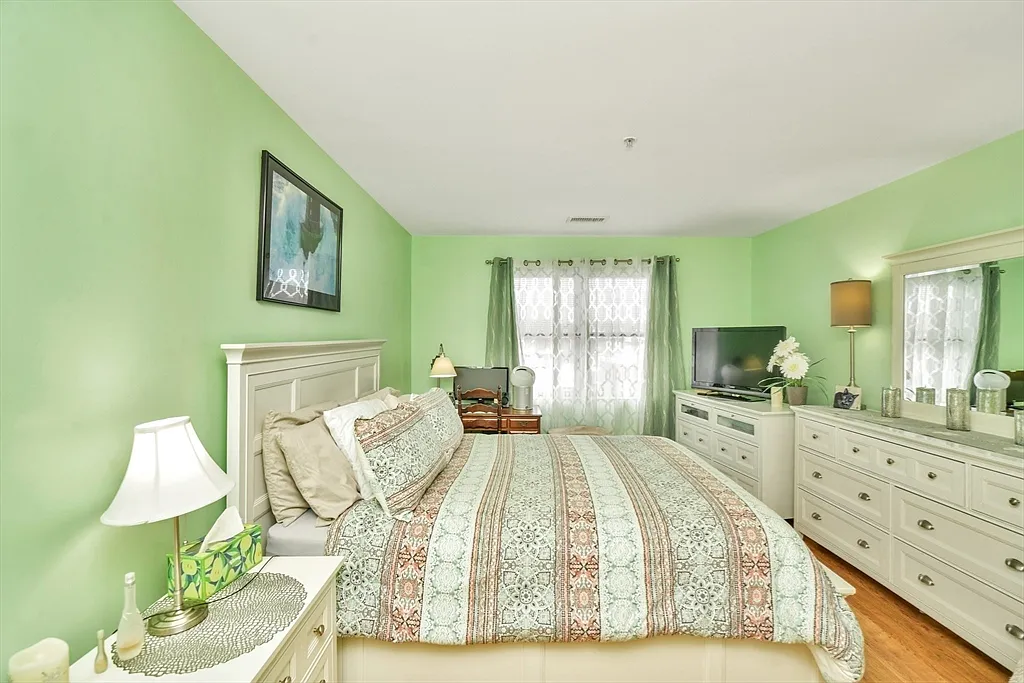 75 Walnut St #315 - Photo 6 of 9