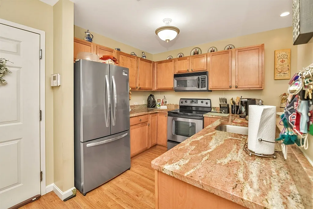 75 Walnut St #315 - Photo 7 of 9