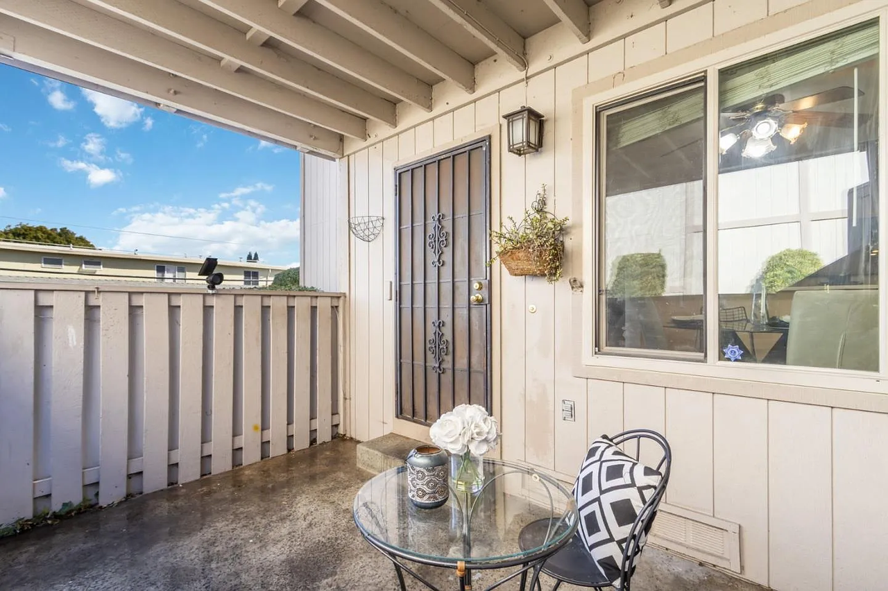 1227 Coyote Creek Ct - Photo 4 of 13