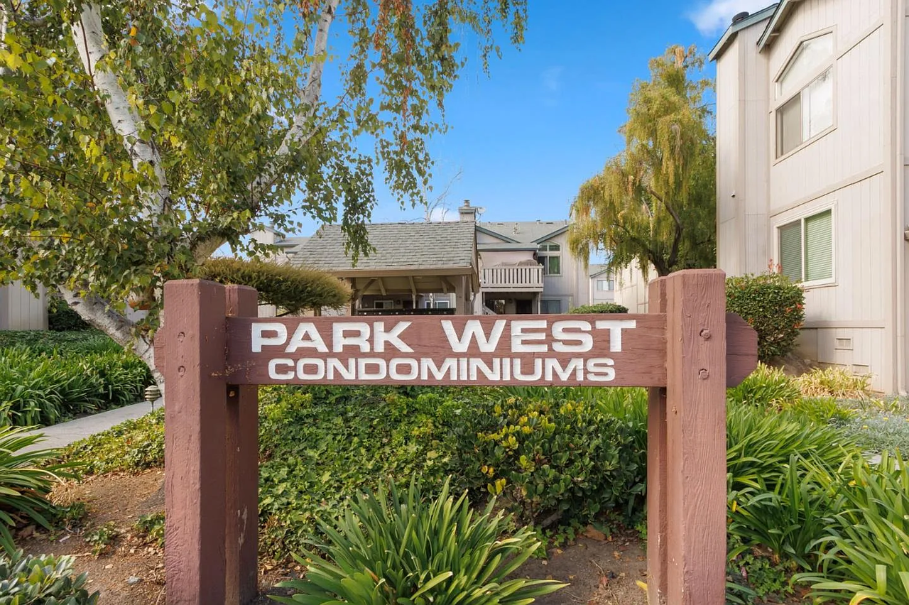 1227 Coyote Creek Ct - Photo 5 of 13