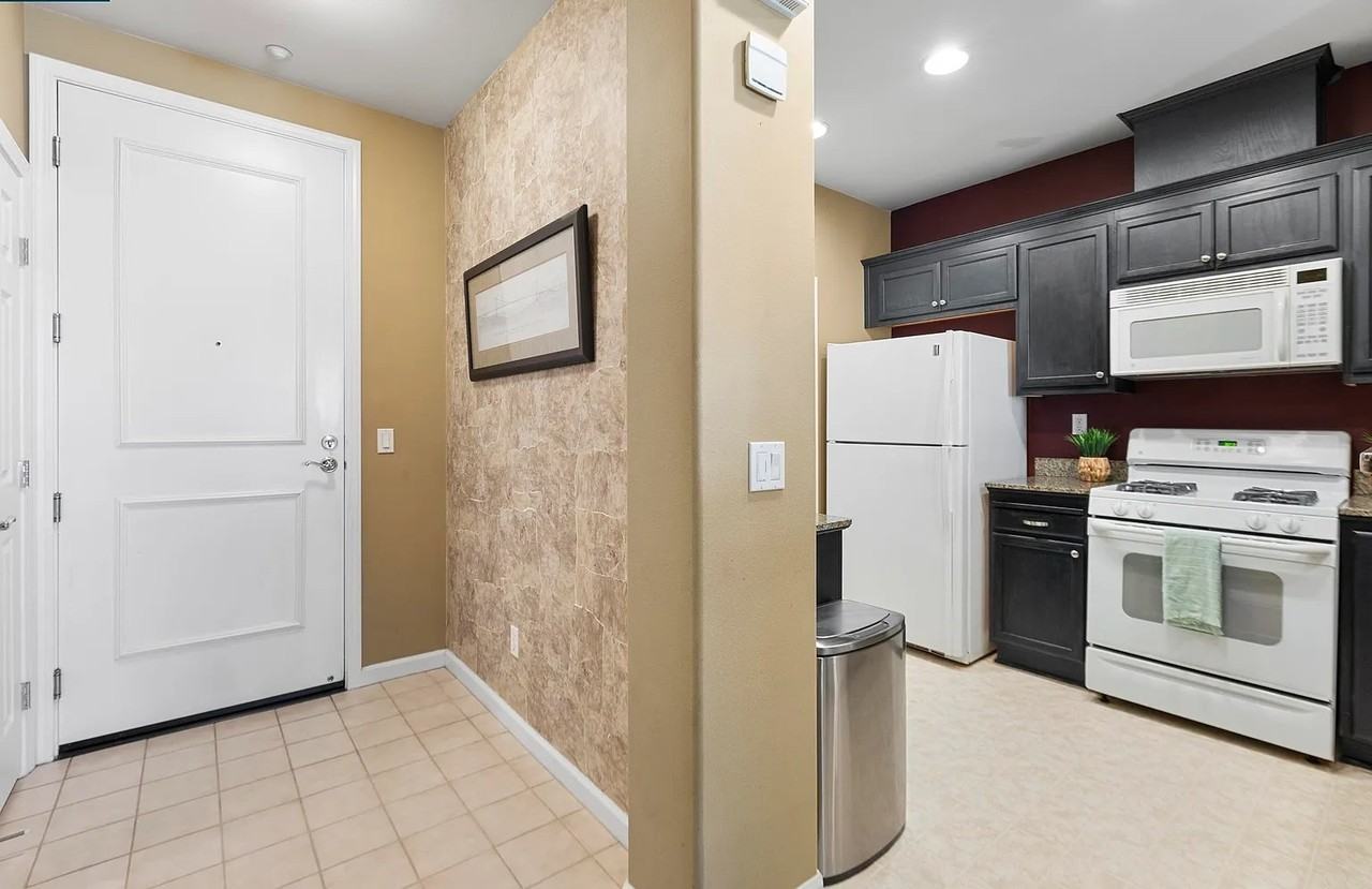 3290 Maguire Way #322 - Photo 7 of 11